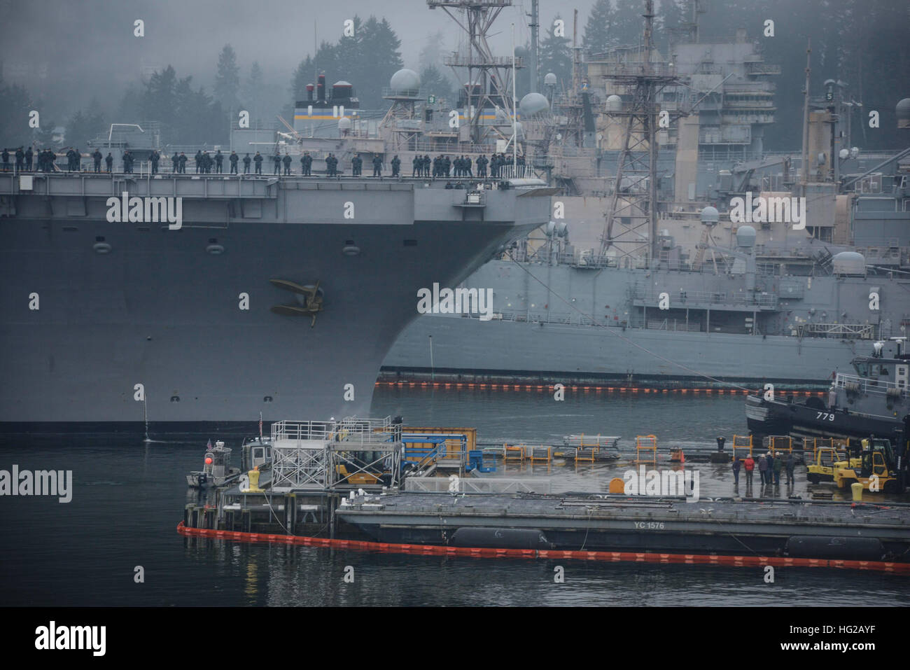 NAVAL BASE KITSAPBREMERTON, Wash. (Jan.15, 2016) Sailors assigned to