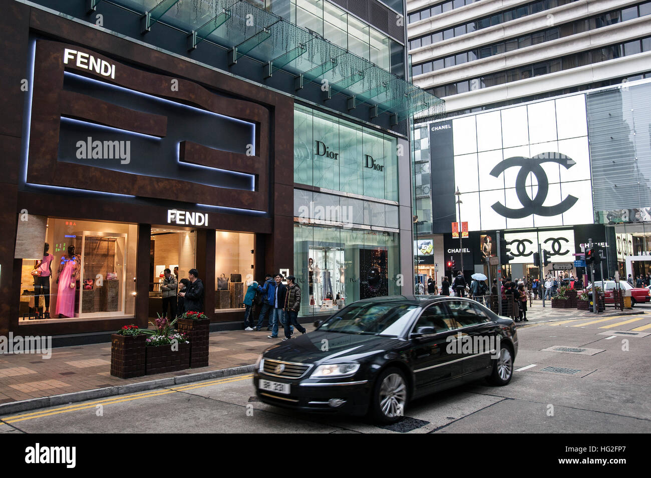 Street scene shopping Hong Kong Stock Photo - Alamy