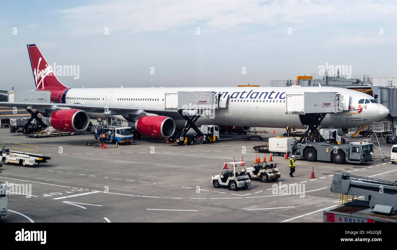 Japan airlines food hi-res stock photography and images - Alamy