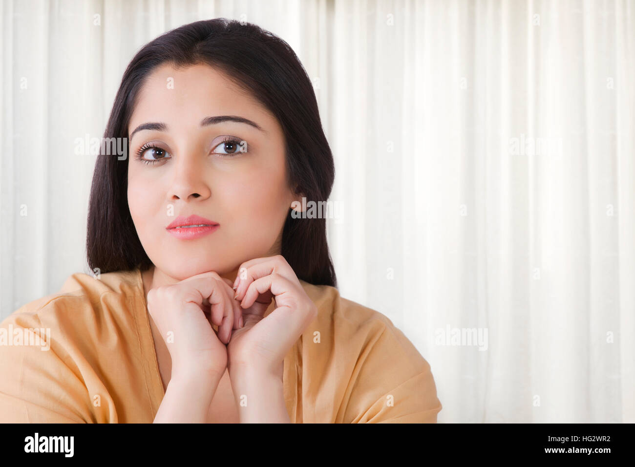 Young beauty smiling hi-res stock photography and images - Alamy