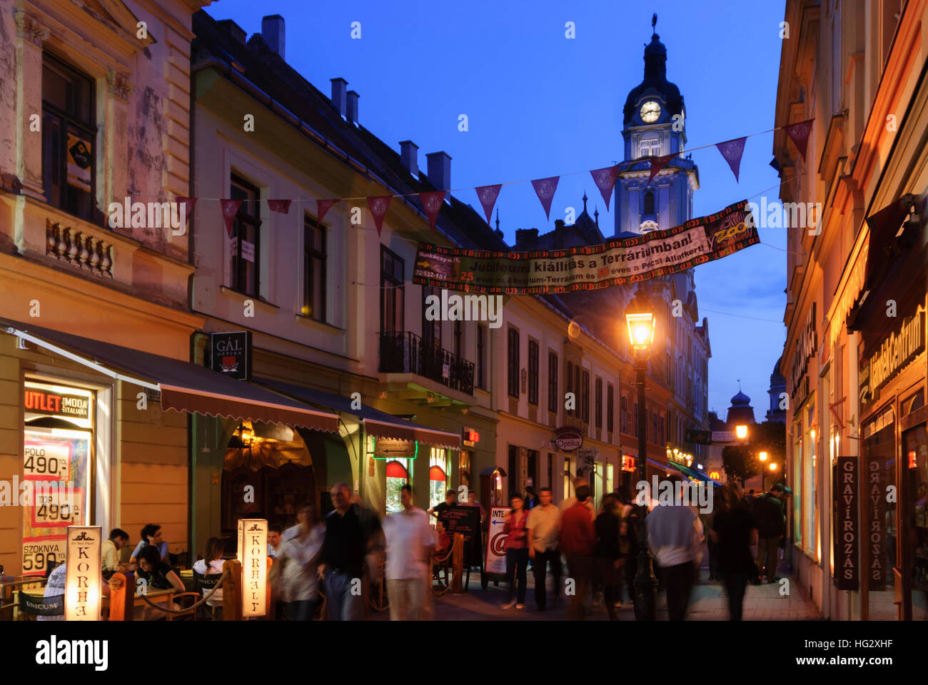 Pecs (Fünfkirchen): Pedestrian zone Kiraly utca, Town Hall, , Baranya,  Hungary Stock Photo - Alamy