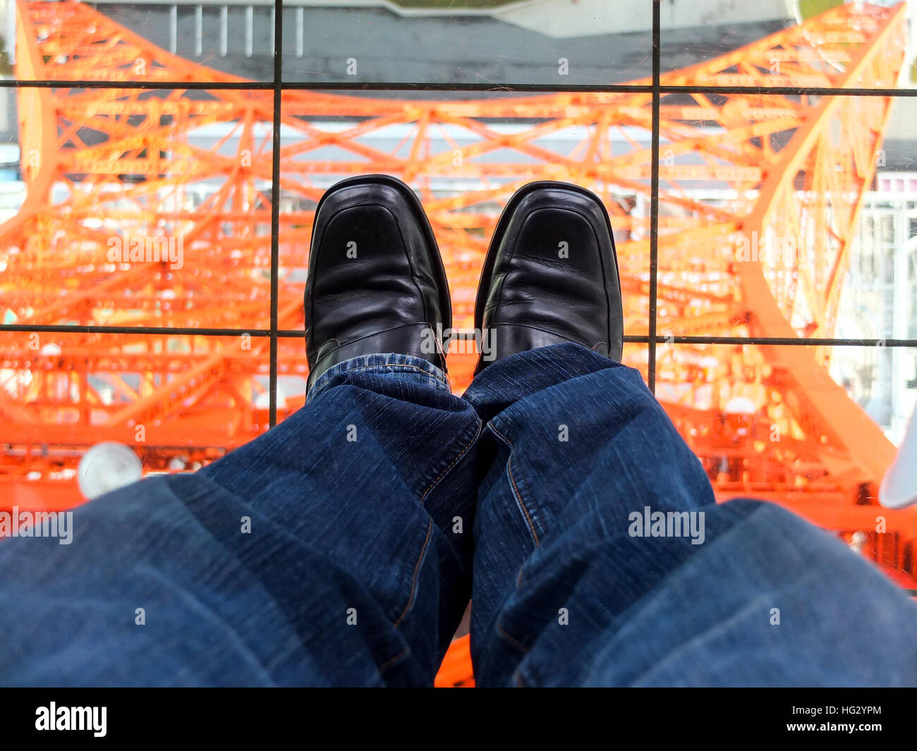 A man stand on the Tokyo tower Stock Photo Alamy