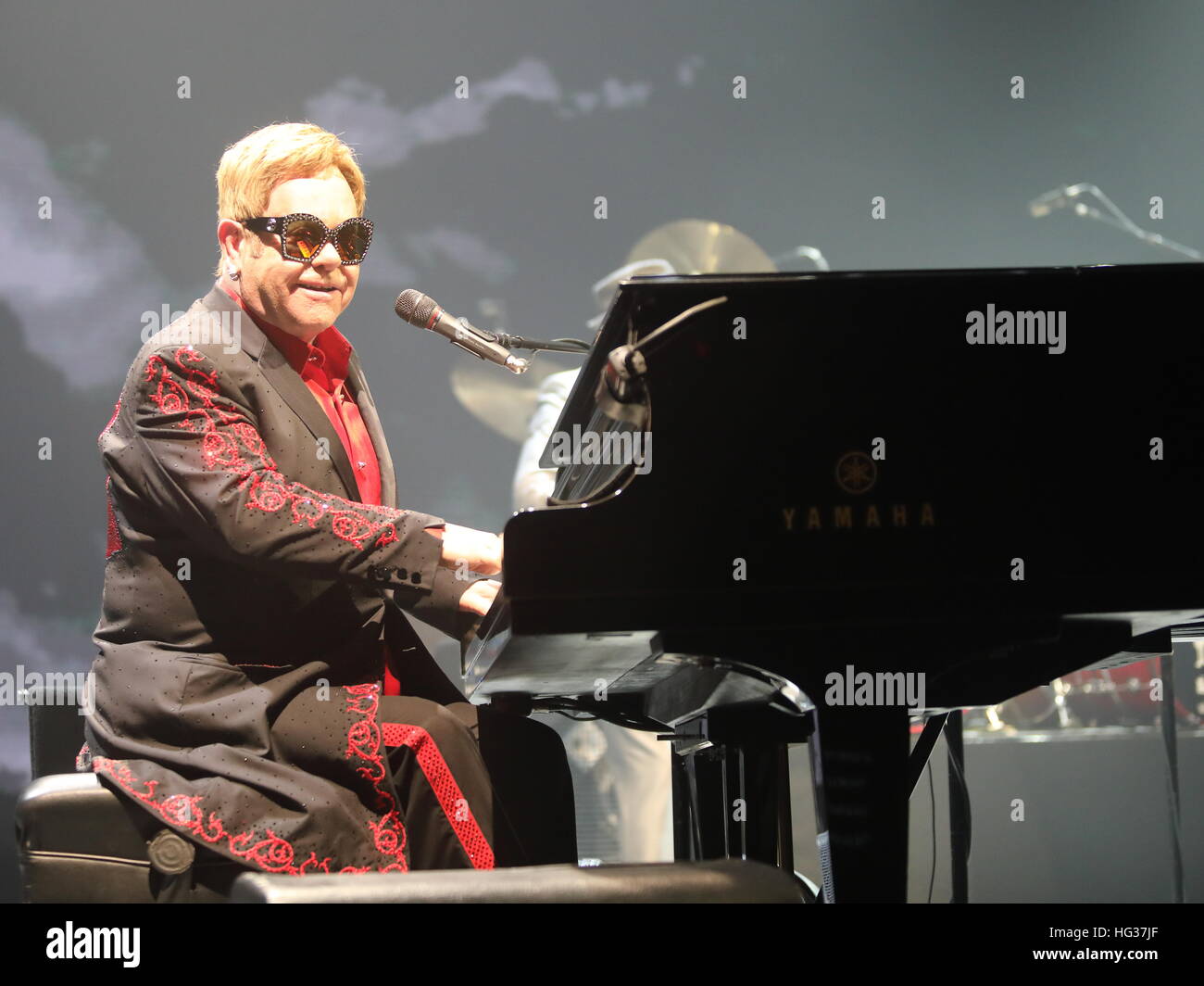 Elton John performing live onstage at the SSE Arena in Belfast, Northern Ireland.  Featuring: Elton John Where: Belfast, United Kingdom When: 02 Dec 2016 Stock Photo