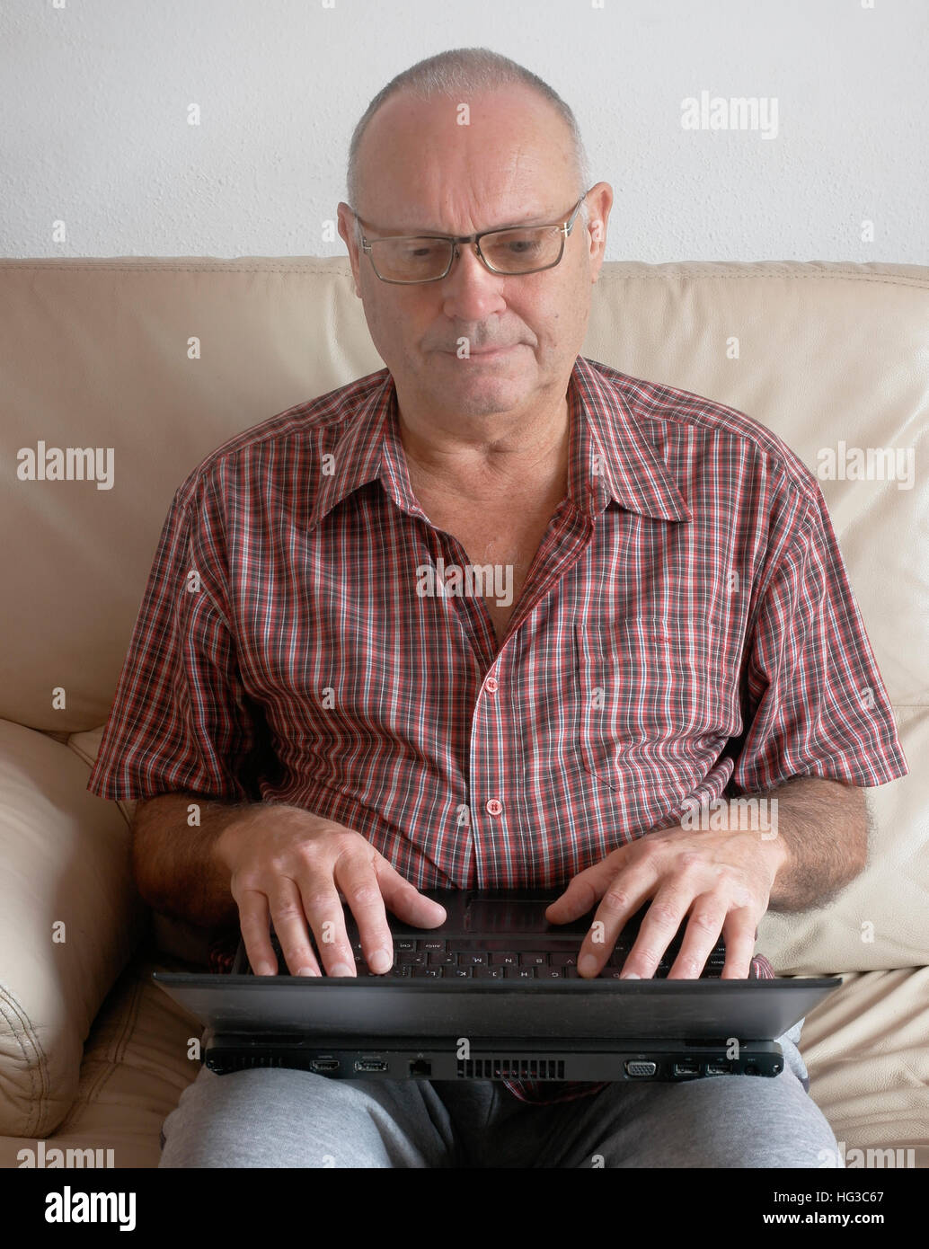 Mature black man hi-res stock photography and images - Alamy