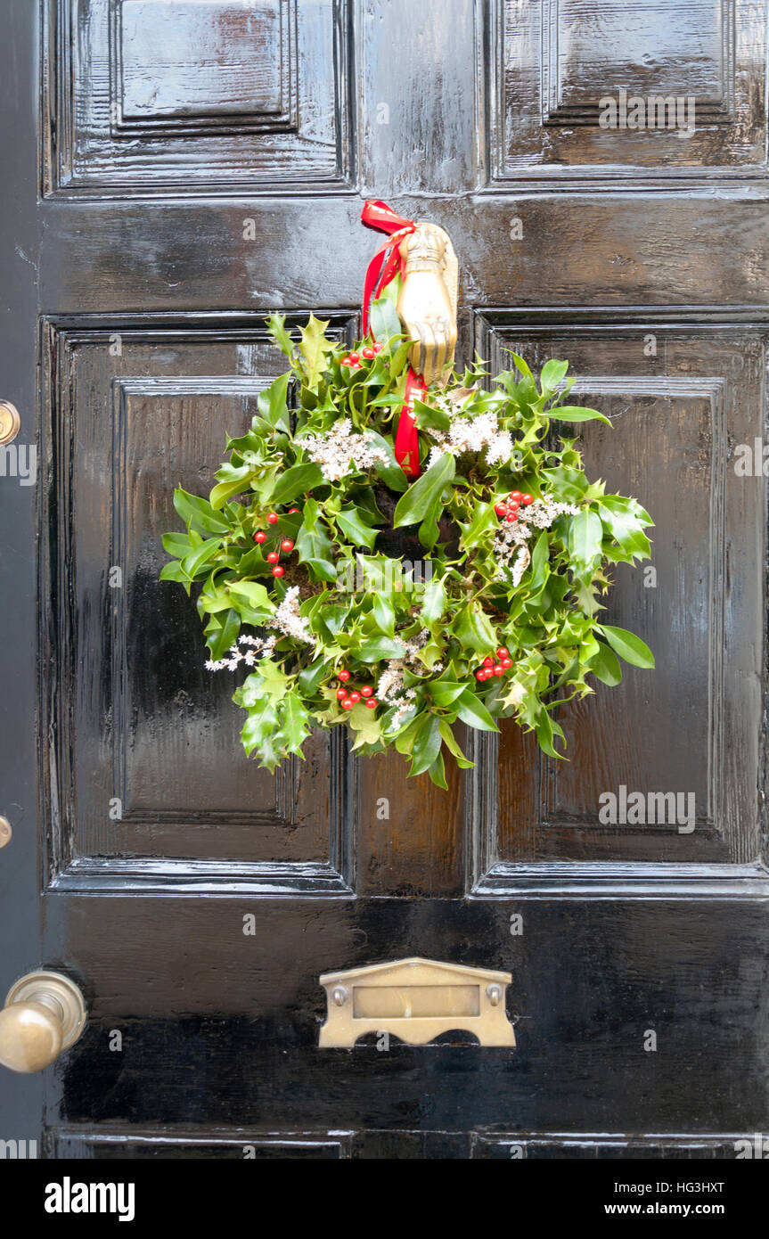 Christmas wreath on black door hires stock photography and images Alamy