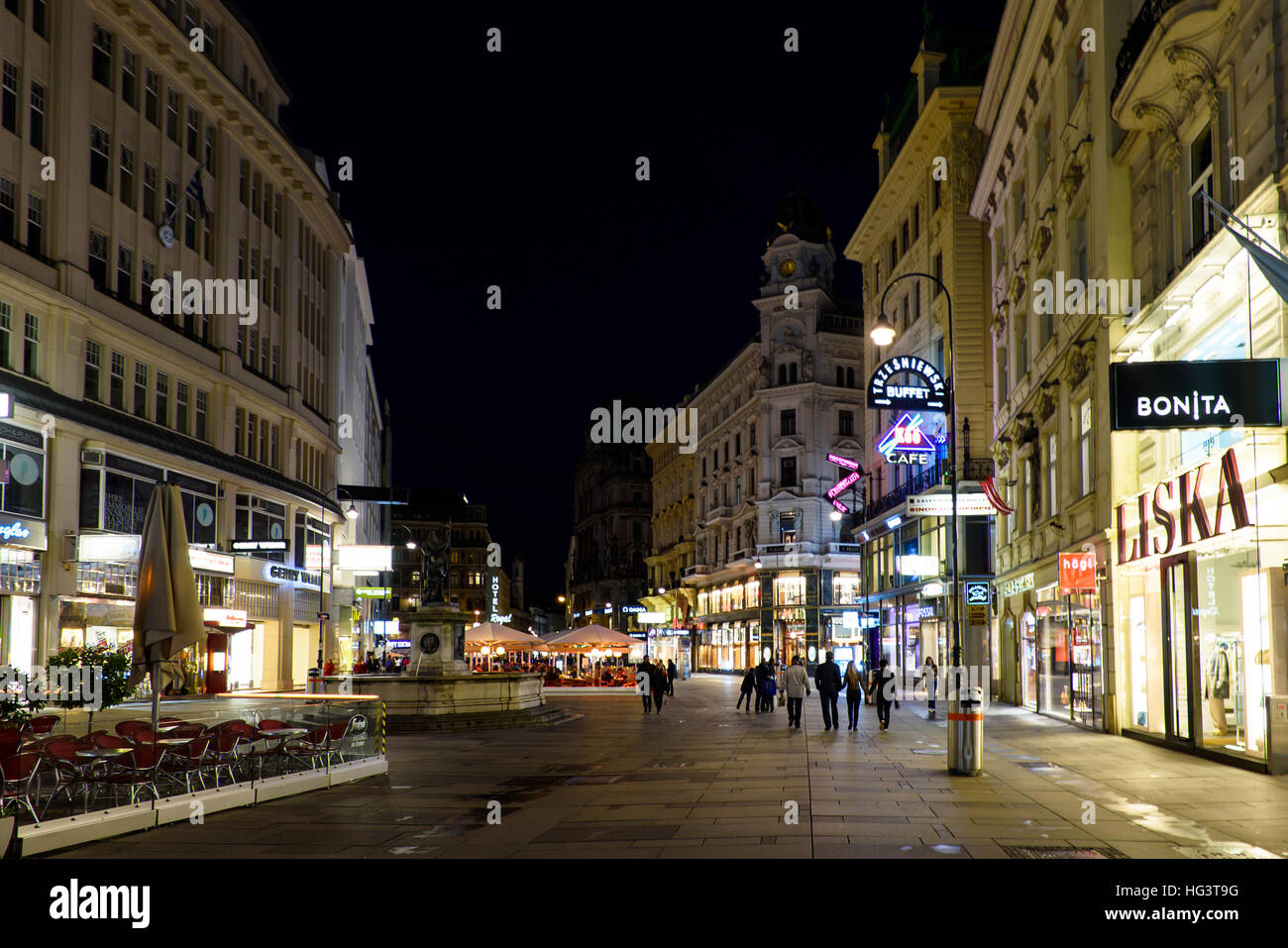 VIENNA, AUSTRIA - MAY 17, 2016: Photo view on graben street at night with people and liska shop Stock Photo