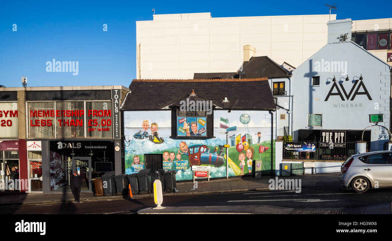Mural on pub wall hires stock photography and images Alamy