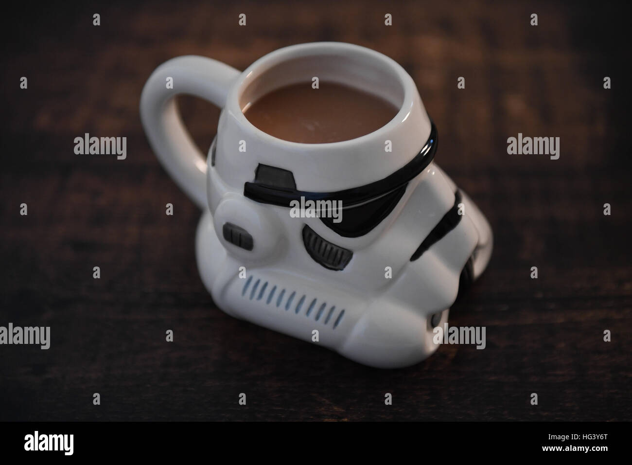 https://c8.alamy.com/comp/HG3Y6T/storm-trooper-helmet-mug-filled-with-tea-HG3Y6T.jpg