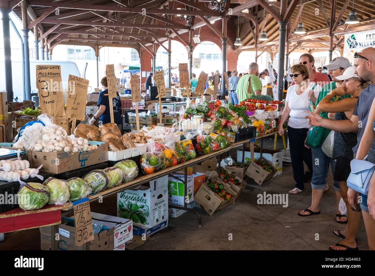 Fresh fruits and vegetables and lot of visitors on Detroit's Eastern