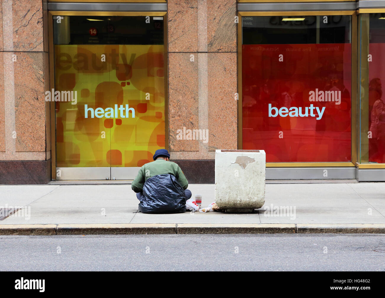 Homeless new york hi-res stock photography and images - Alamy