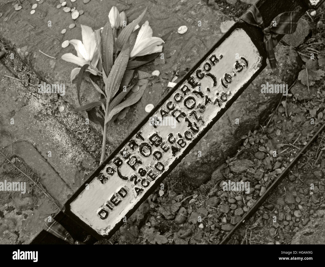 Monochrome Rob Roys grave  Balquhidder, - Robert 'Rob' Roy MacGregor Stock Photo