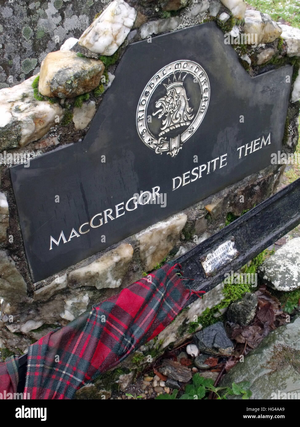 Rob Roys grave  Balquhidder, - Robert 'Rob' Roy MacGregor Stock Photo