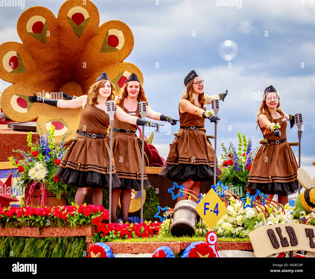 Oregon Rose Float Battle ground rose float hi-res stock photography and images - Alamy