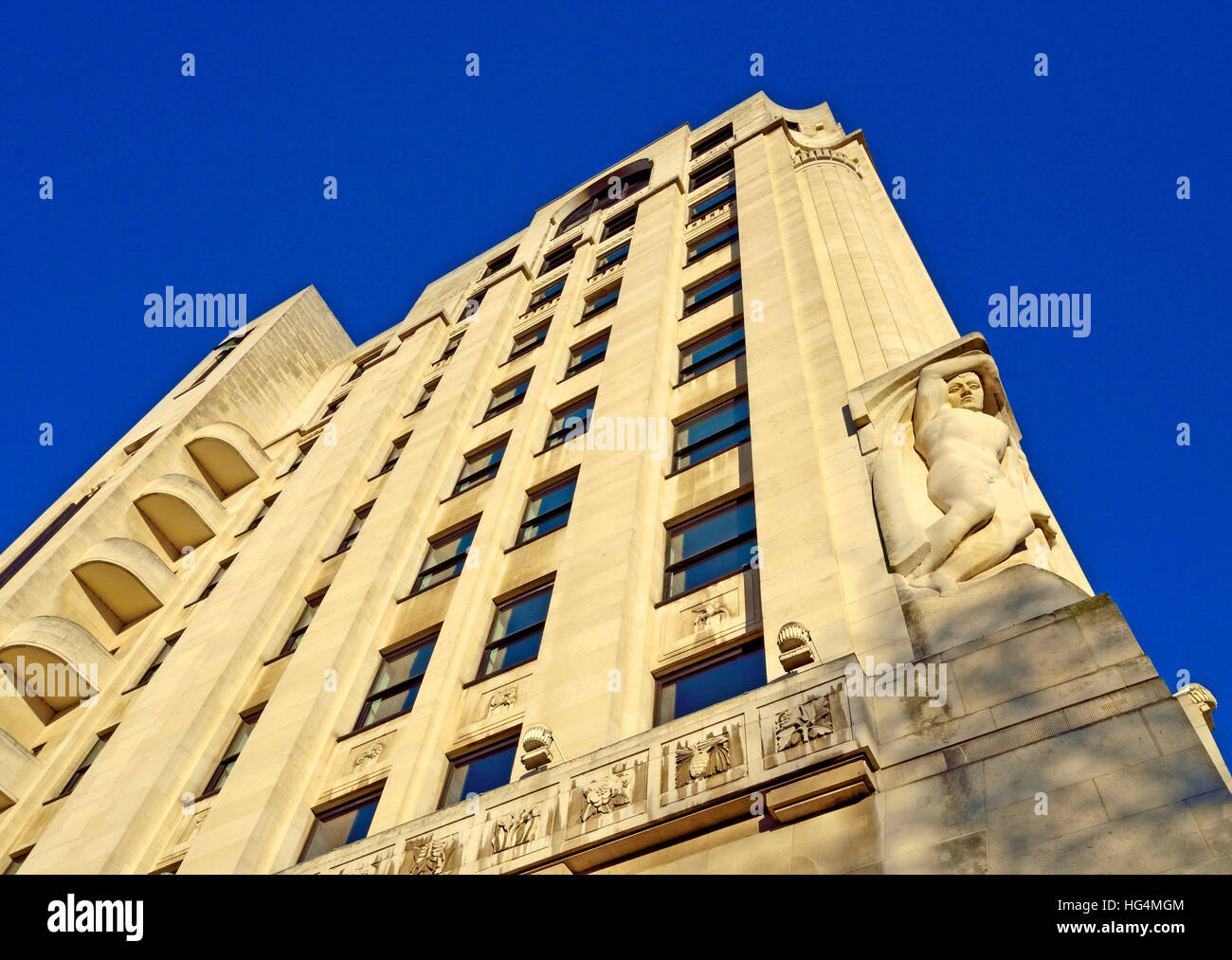 London, England, UK. New Adelphi Building, Adam Street / Victoria Embankment. Art Deco (1938) Portland stone. Stock Photo