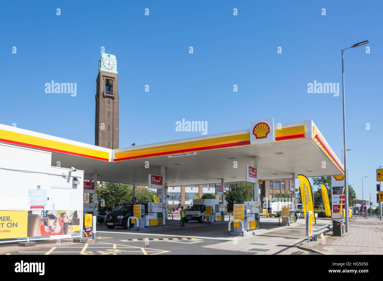 Shell garage, Gillette Corner, Great West Road, Isleworth, London Borough of Hounslow, Greater London, England, United Kingdom Stock Photo