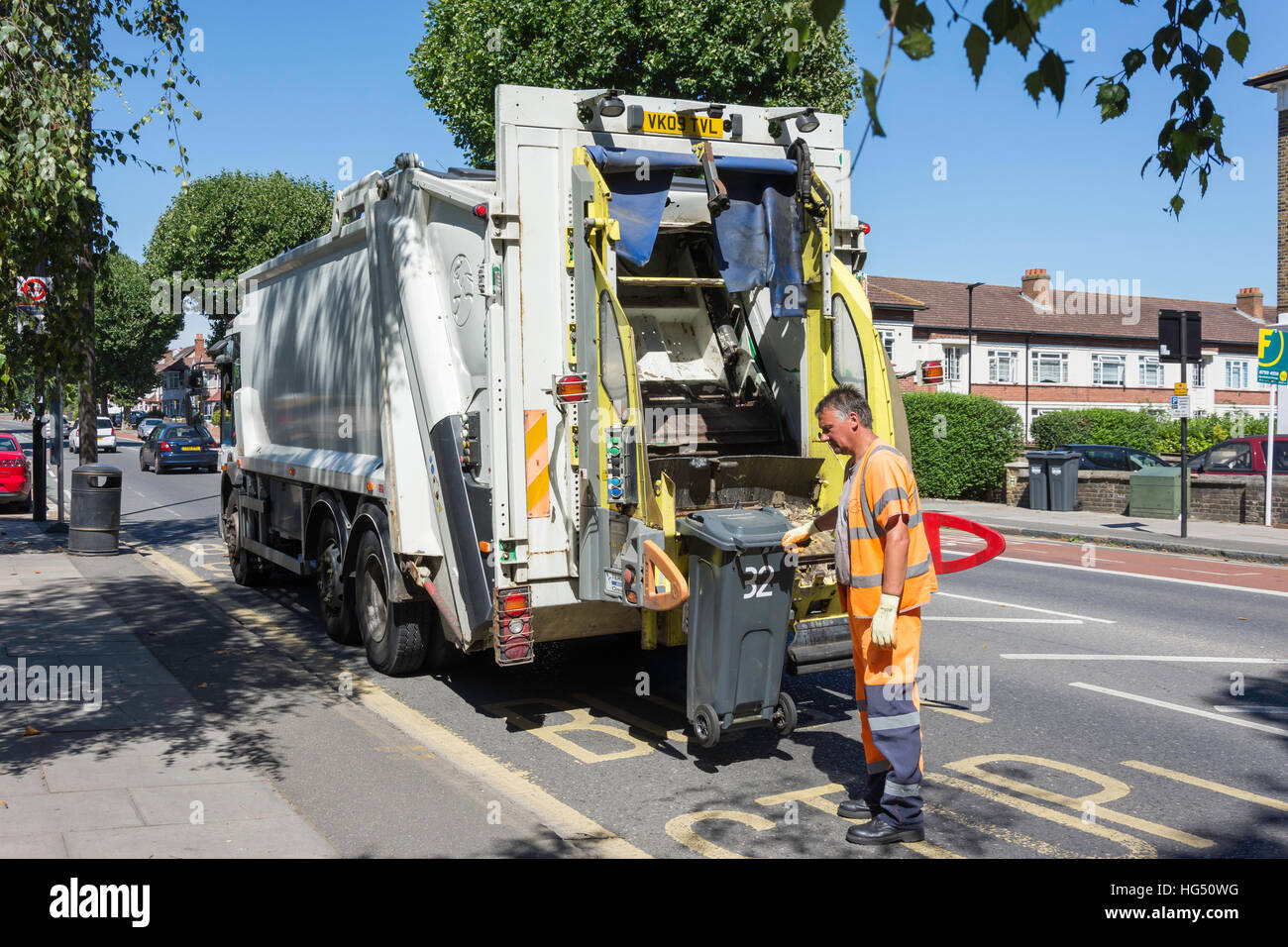 Visitors rubbish High Resolution Stock Photography and Images Alamy