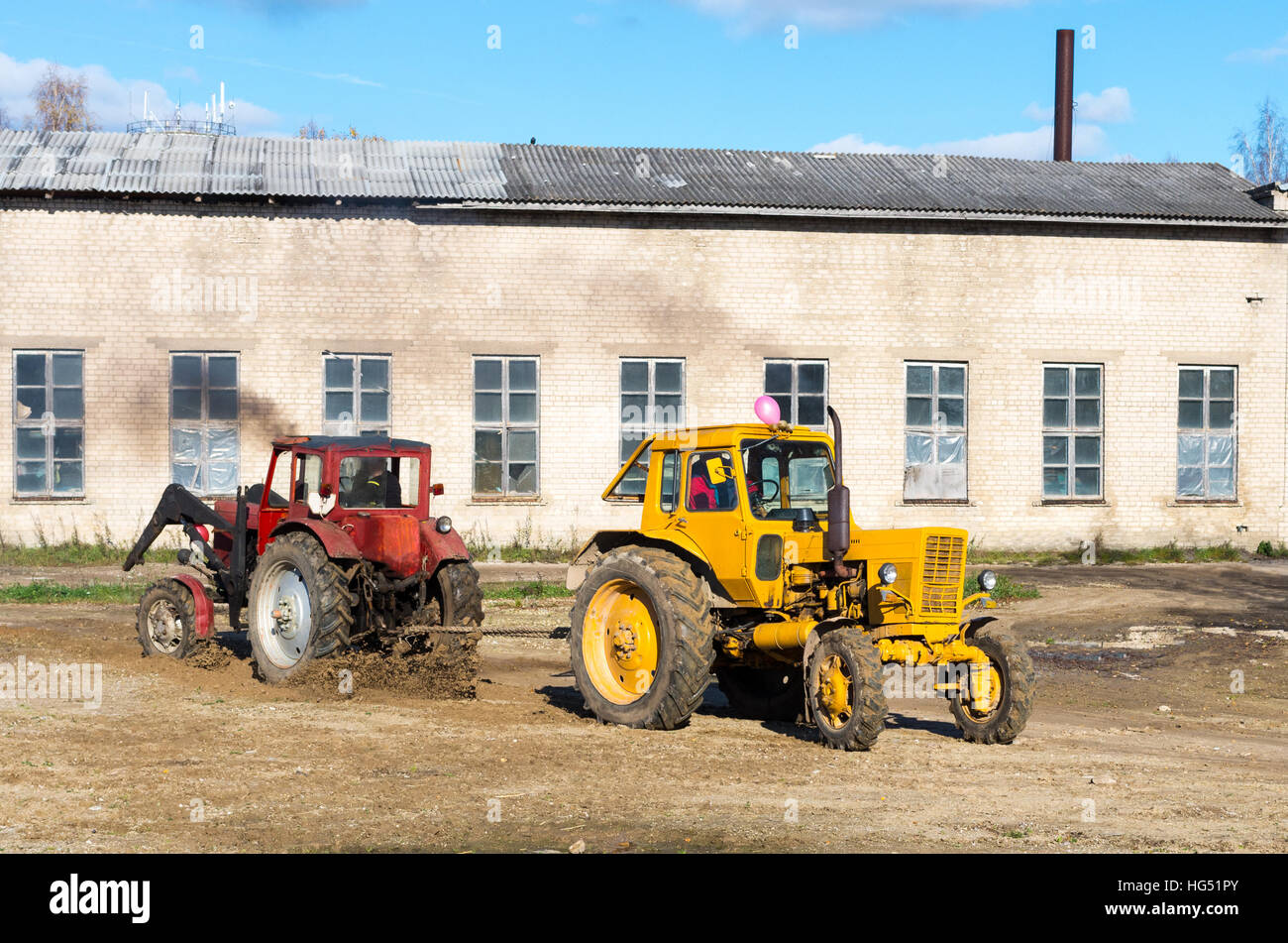 Two old red tractors hi-res stock photography and images - Alamy