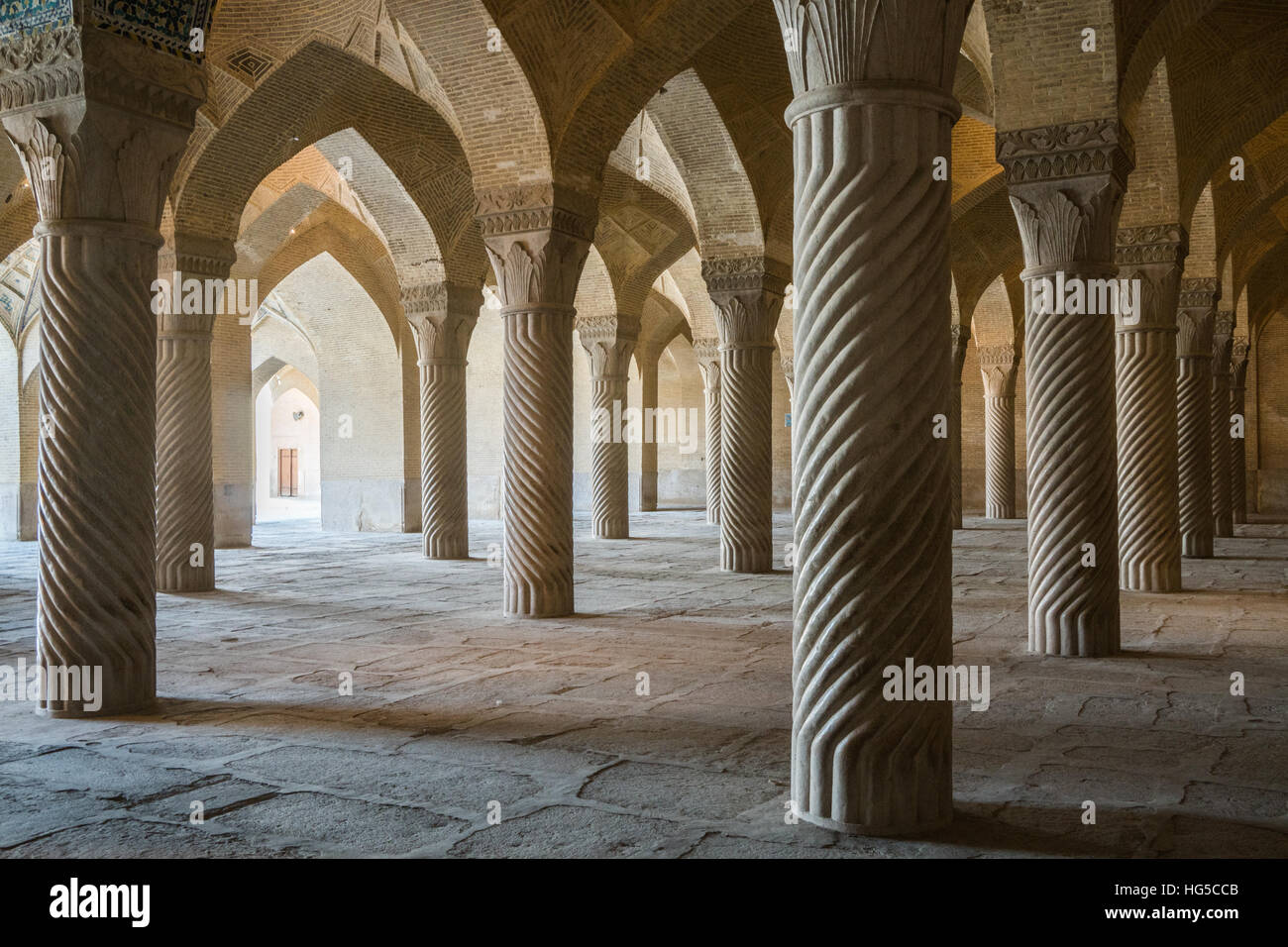 The 48 carved column prayer hall, Masjed-e Vakil (Regent's Mosque), Shiraz, Iran, Middle East Stock Photo