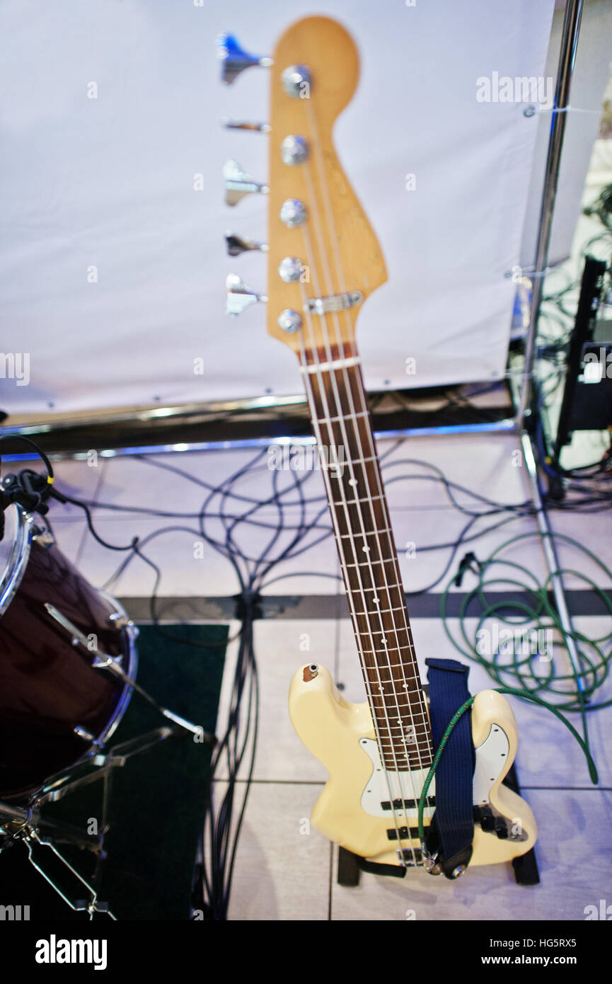 Fretboard of electric bass guitar on stage Stock Photo - Alamy