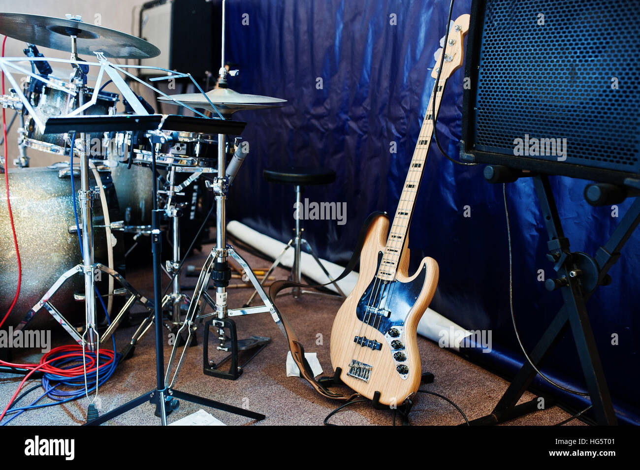 Set of musical instruments. Bass guitar and drums Stock Photo - Alamy