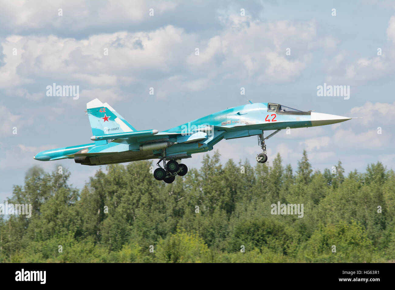 Russian Air Force Su-34 landing in Ryazan, Russia Stock Photo - Alamy