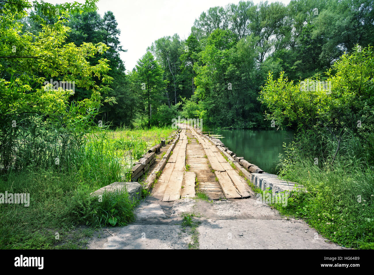 Wooden bridge pier in river hi-res stock photography and images - Alamy