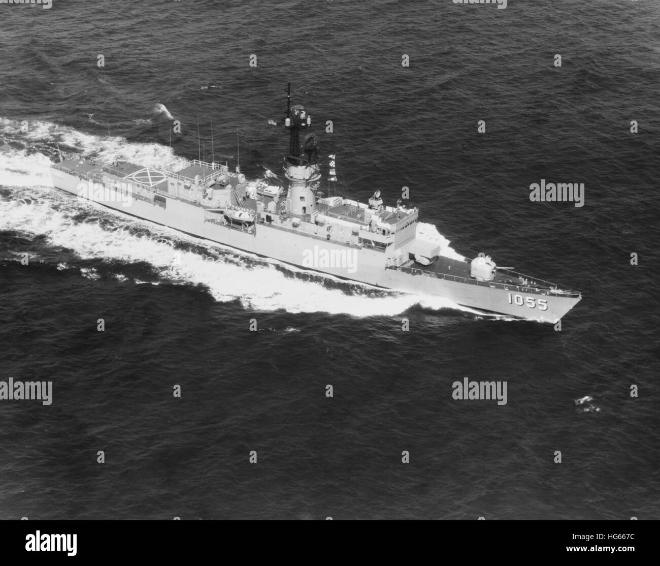 Escort ship USS Hepburn (DE-1055) underway in the Pacific Ocean, 1970. Stock Photo
