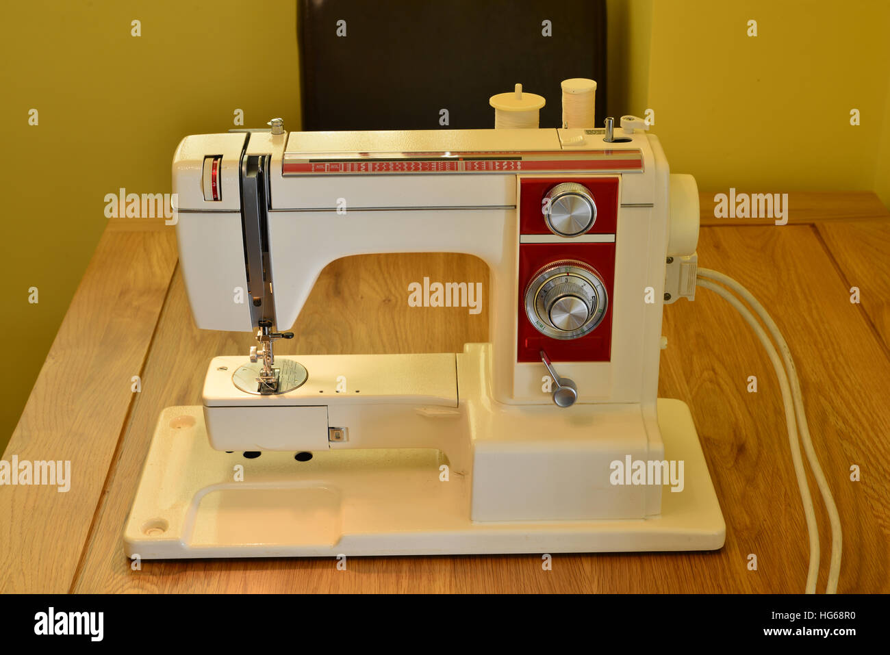 A sewing machine Stock Photo Alamy