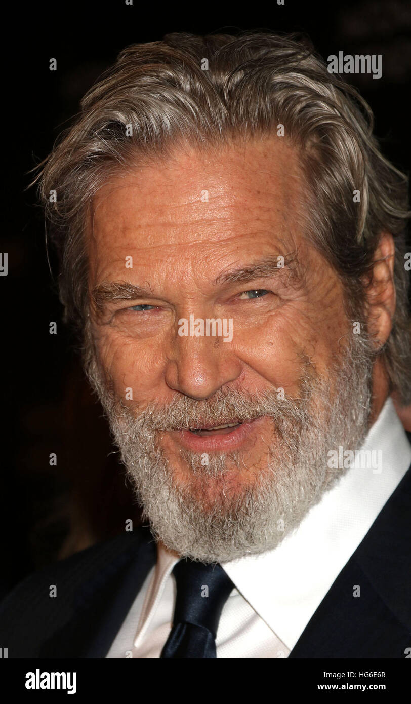 New York, New York, USA. 4th Jan, 2017. Actor JEFF BRIDGES attends the 2016 National Board of Review Gala held at Cipriani 42nd Street. © Nancy Kaszerman/ZUMA Wire/Alamy Live News Stock Photo