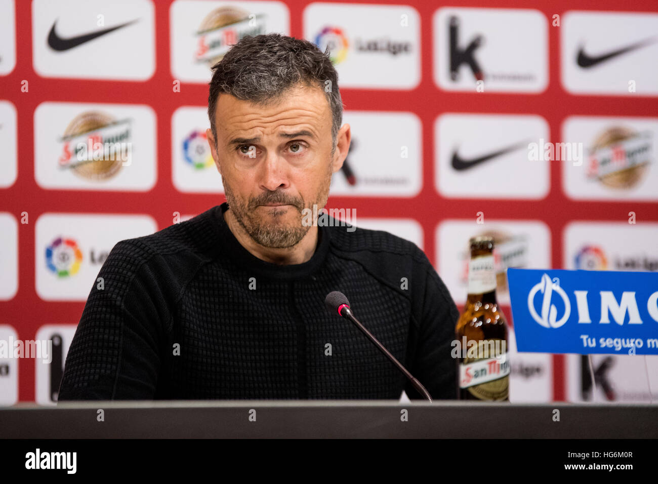 Bilbao, Spain. 5th January, 2017. Luis Enrique (Coach, FC Barcelona) during the press conference of football match of Round of 16 of Spanish King’s Cup between Athletic Club and FC Barcelona at San Mames Stadium on January 5, 2017 in Bilbao, Spain. ©David Gato/Alamy Live News Stock Photo