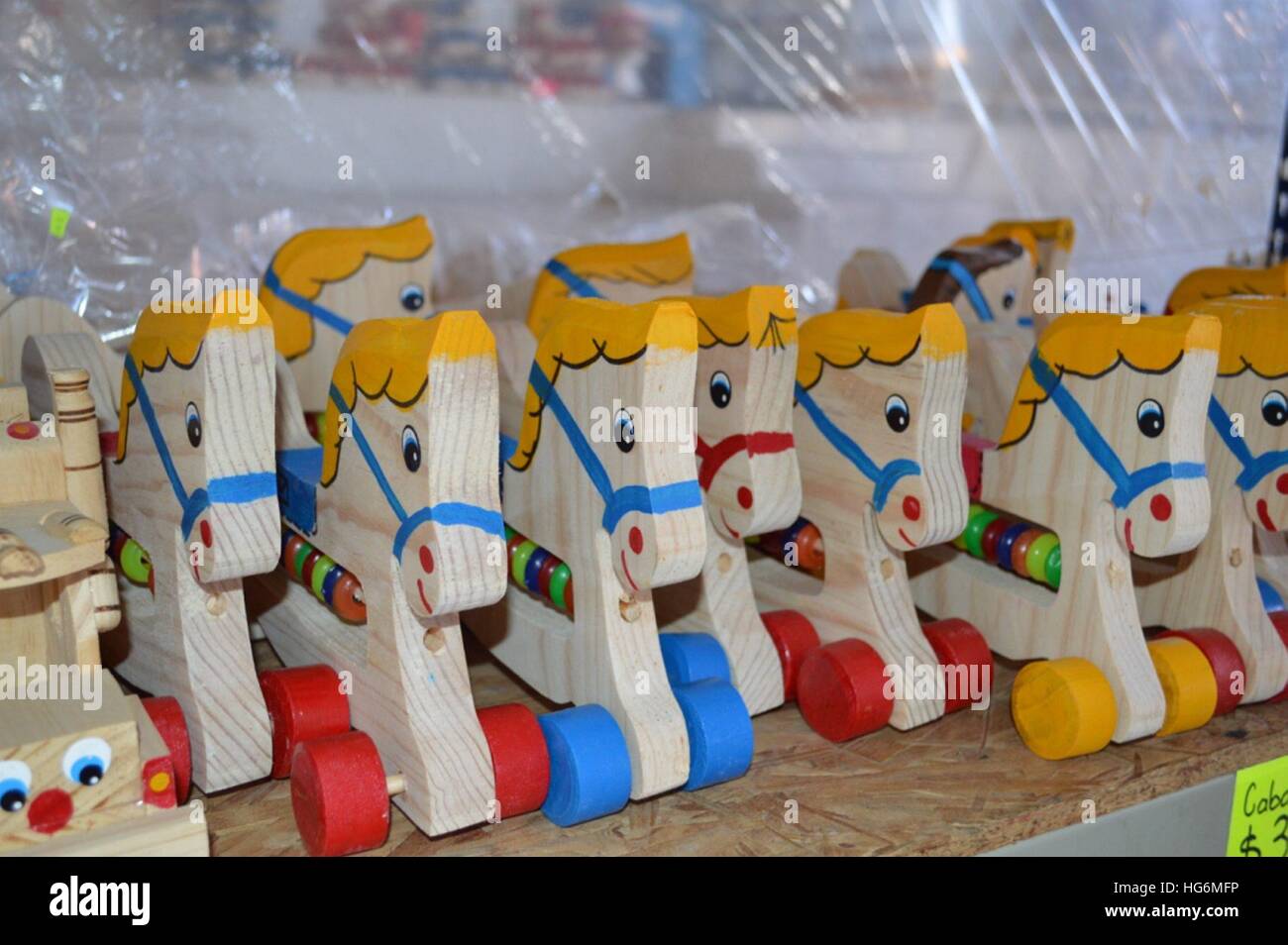 San Antonio La Isla. 5th Jan, 2017. Photo taken on Jan. 5, 2017 shows the wooden horses for sale at a shop in San Antonio la Isla municipality, in the State of Mexico, Mexico. Woodcrafts have been passed through at least three generations in the municipality for toy making. © Str/Xinhua/Alamy Live News Stock Photo