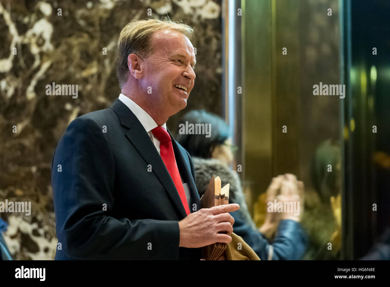 New York, USA. 5th Jan, 2017. Kip Tom, a past agriculture advisor to President-elect Donald Trump, is seen upon his arrival in the lobby of Trump Tower in New York, USA, 5 January 2017. Photo: Albin Lohr-Jones/Pool via CNP/dpa/Alamy Live News Stock Photo