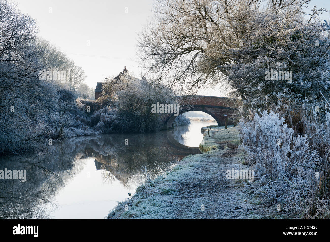 Somerton bridge and the Oxford canal on a frosty foggy December morning