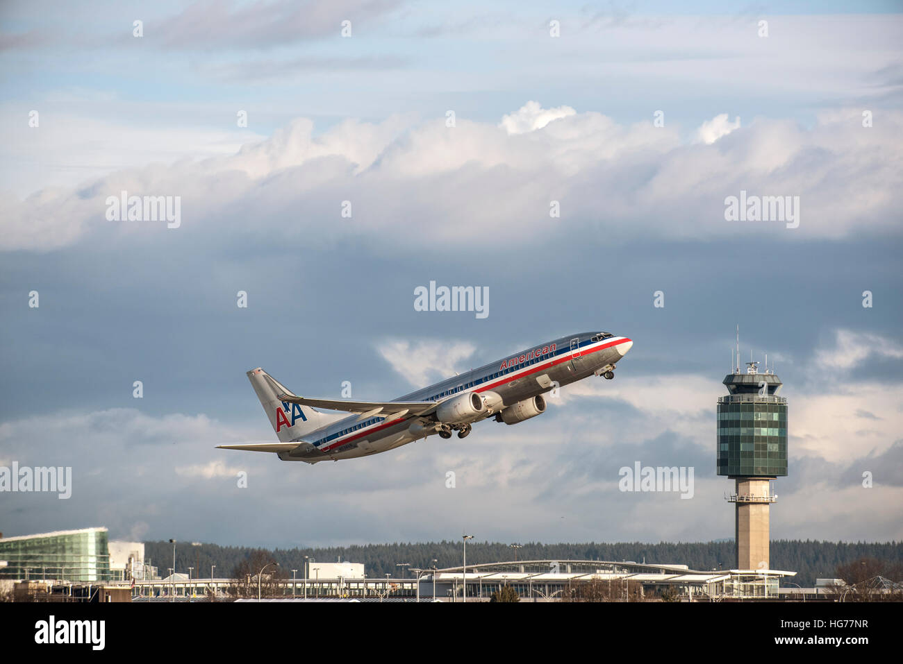 American Airlines Boeing 737-823 airborne after take off from Vancouver International airport. Stock Photo