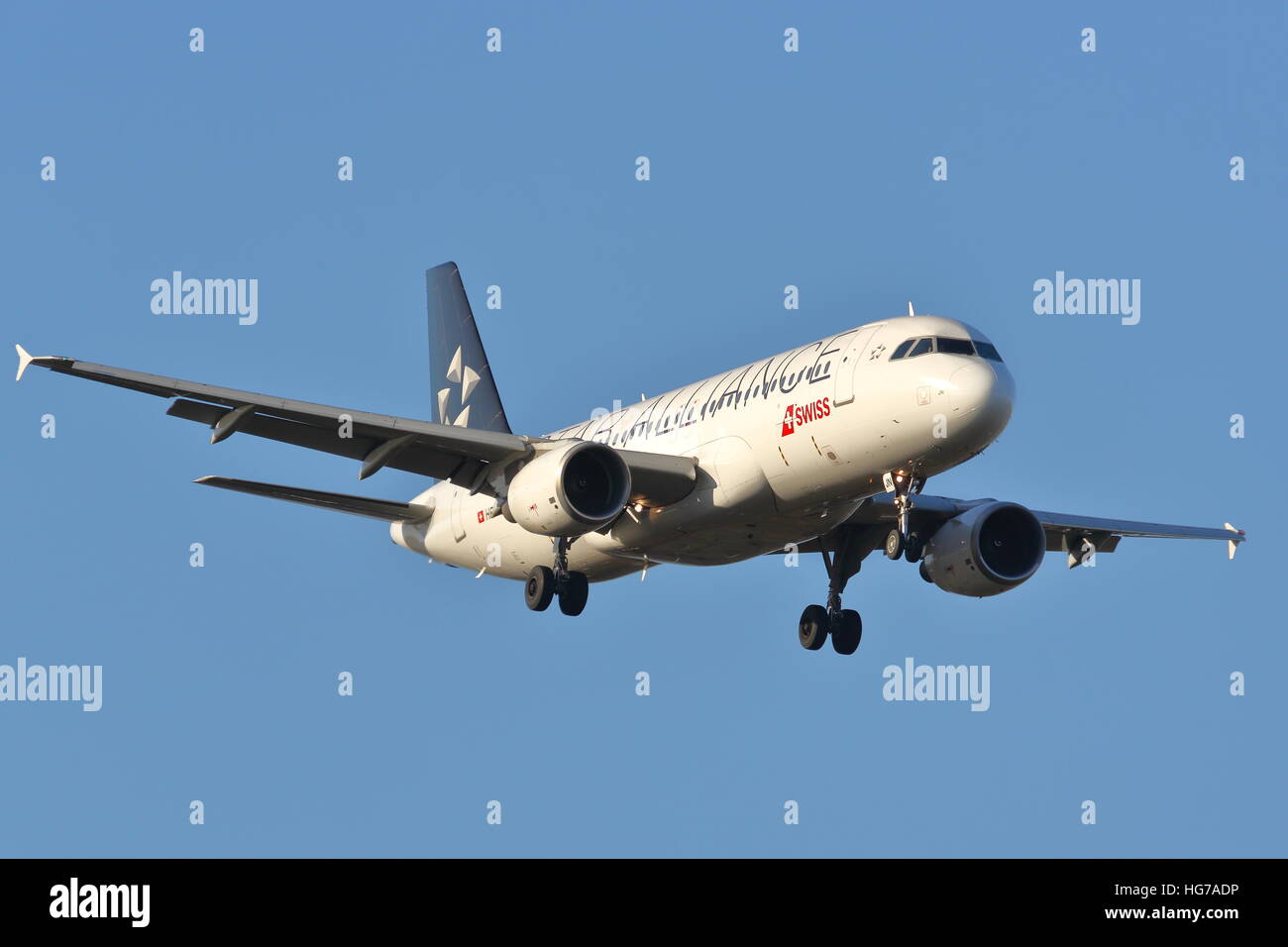 Swiss International Airlines Star Alliance Airbus A320-214 HB-IJN landing at London Heathrow Airport Stock Photo