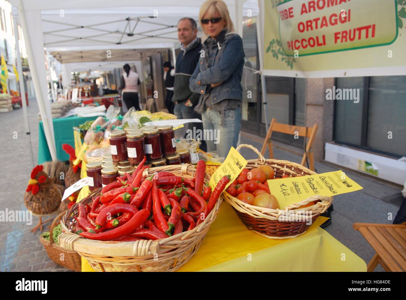 Consumer direct hi-res stock photography and images - Alamy