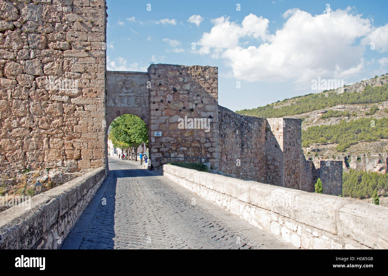 Foto de Muralla y Arco de Bezudo en Gabaldón, Cuenca
