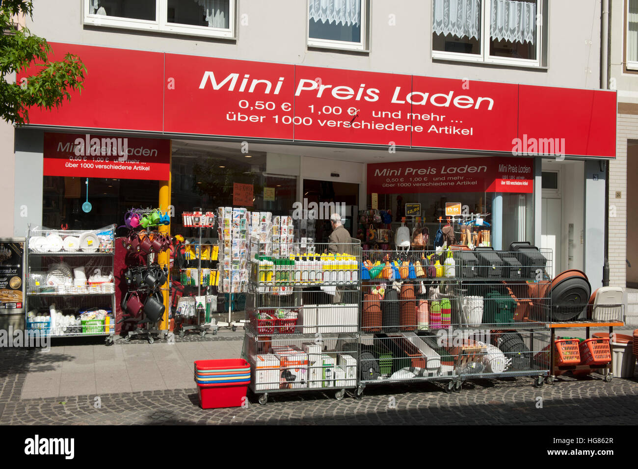 Deutschland, NRW, Städteregion Aachen, Eschweiler, Neustrasse, Minipreisladen Stock Photo