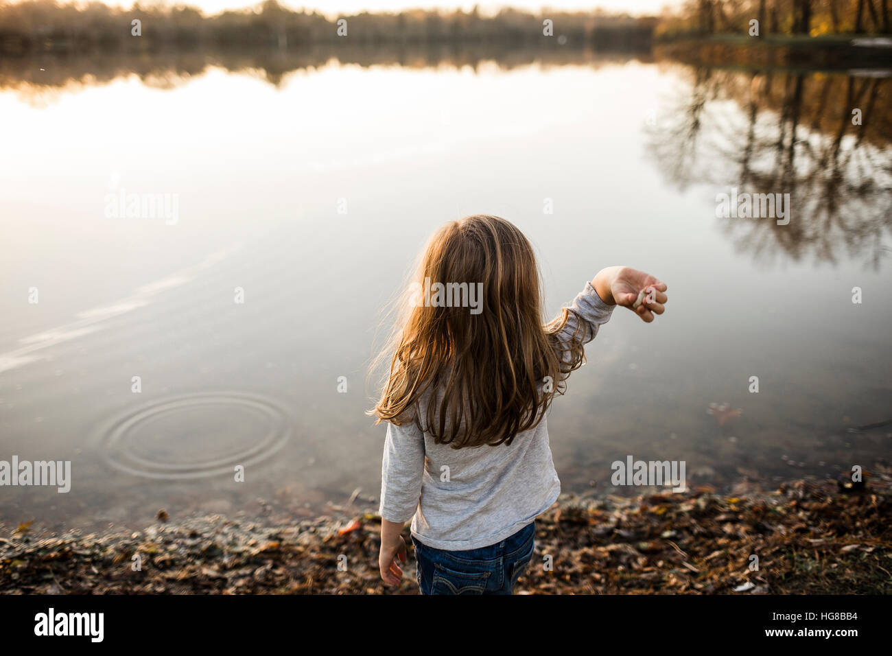 Skimming hires stock photography and images Alamy