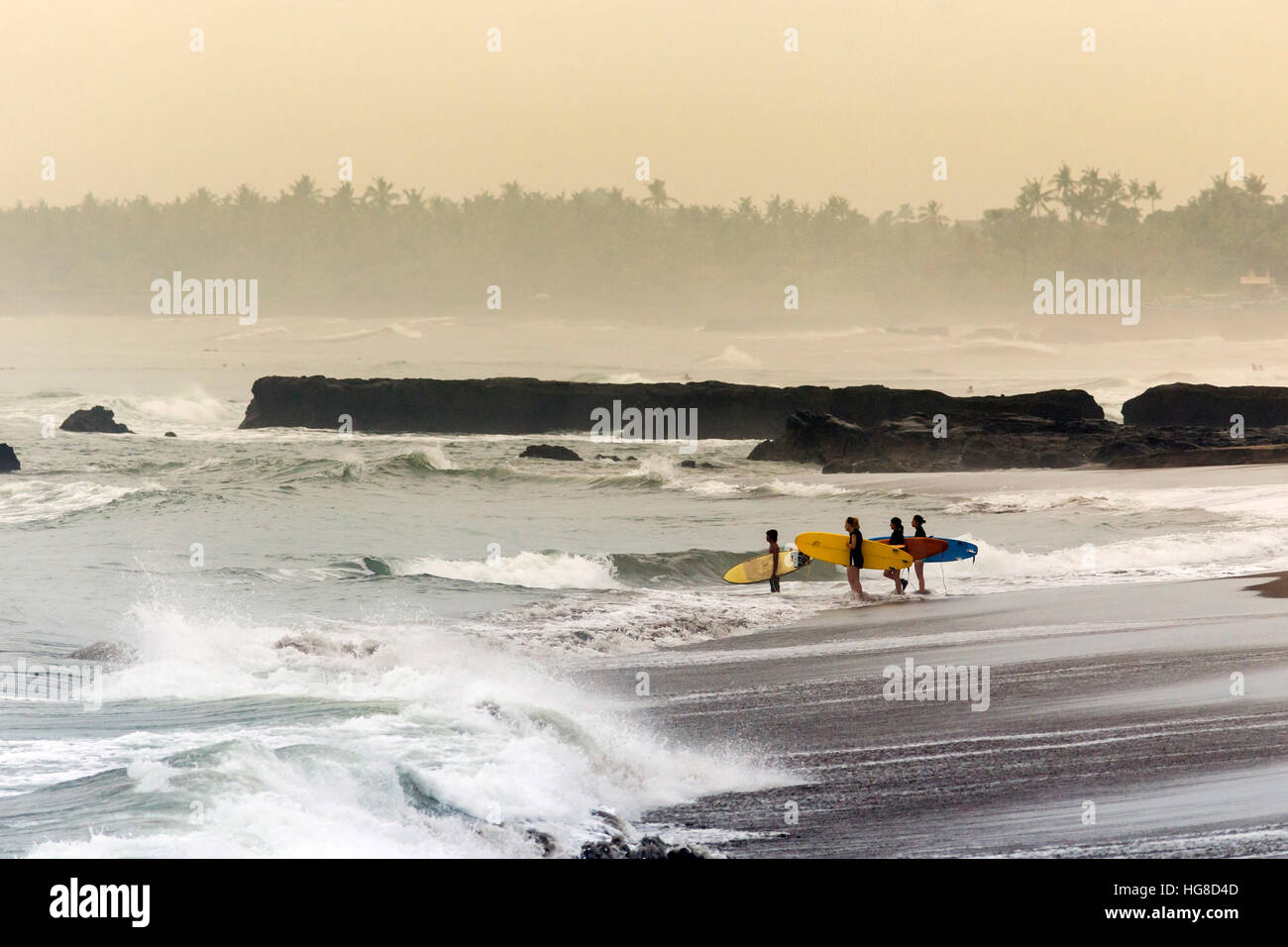 Women surfboards old hi-res stock photography and images - Alamy