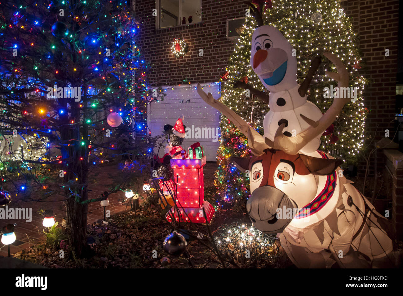 Christmas Lights displays in Maspeth , Queens Featuring View Where