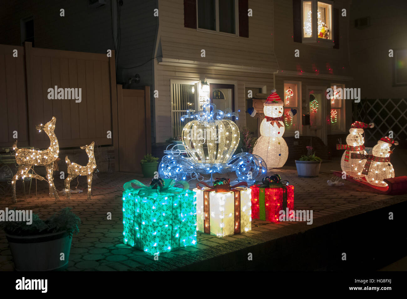 Christmas Lights displays in Maspeth , Queens Featuring View Where