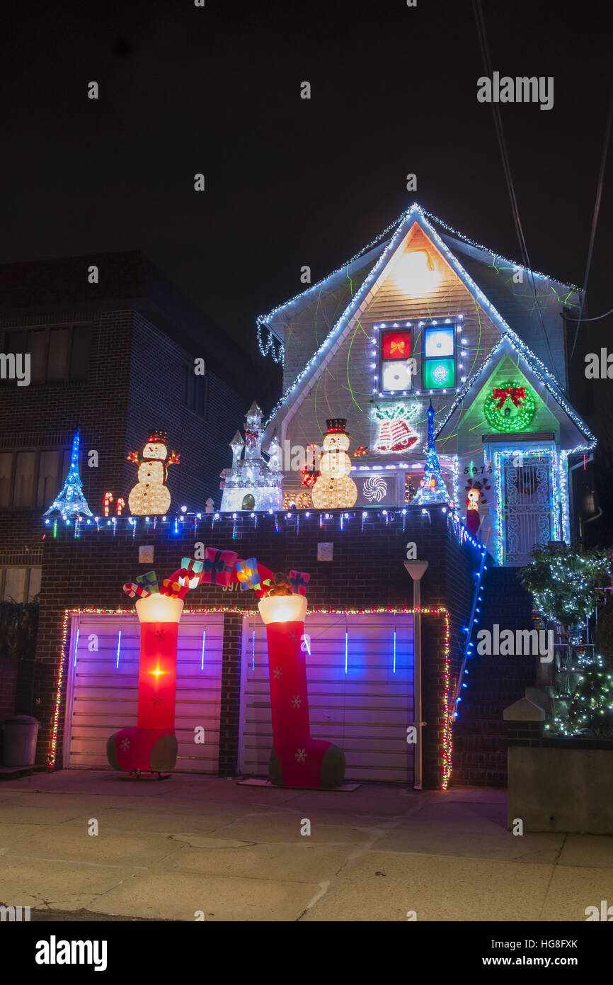 Christmas Lights displays in Maspeth , Queens Featuring View Where