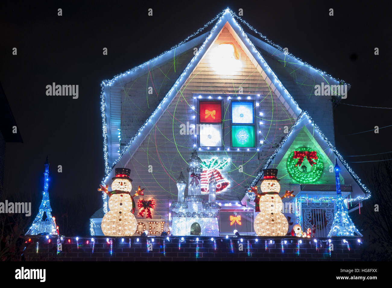 Christmas Lights displays in Maspeth , Queens Featuring View Where