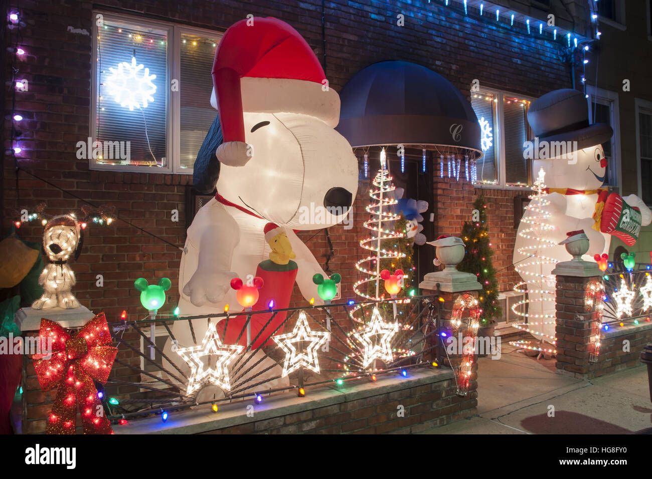Christmas Lights displays in Maspeth , Queens Featuring View Where