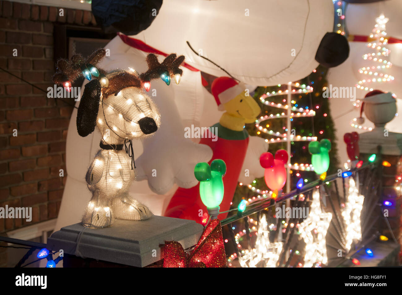 Christmas Lights displays in Maspeth , Queens Featuring View Where
