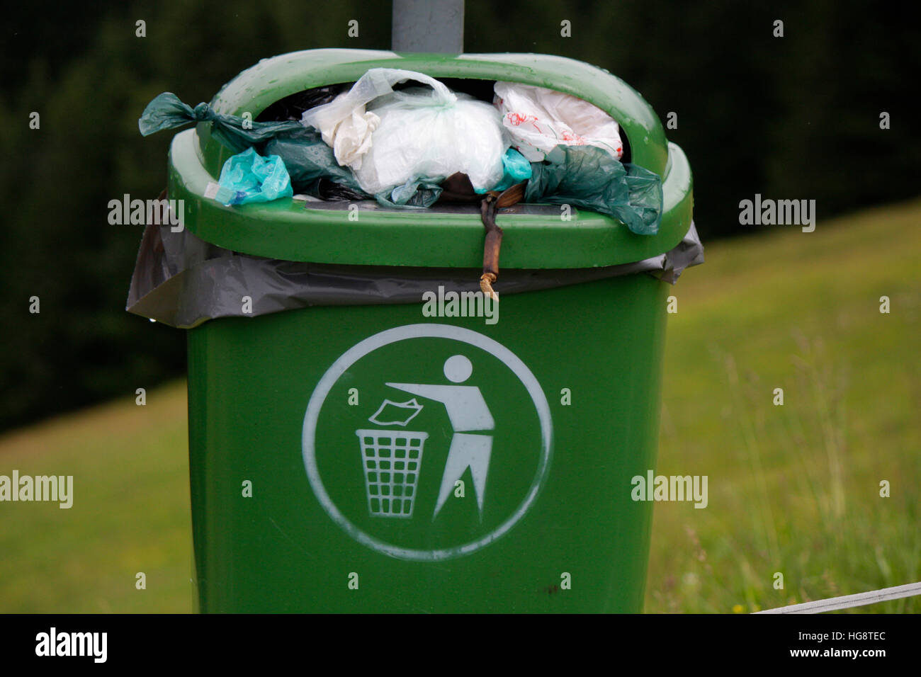 ueberfuellter Muelleimer, Oesterreich. Stock Photo