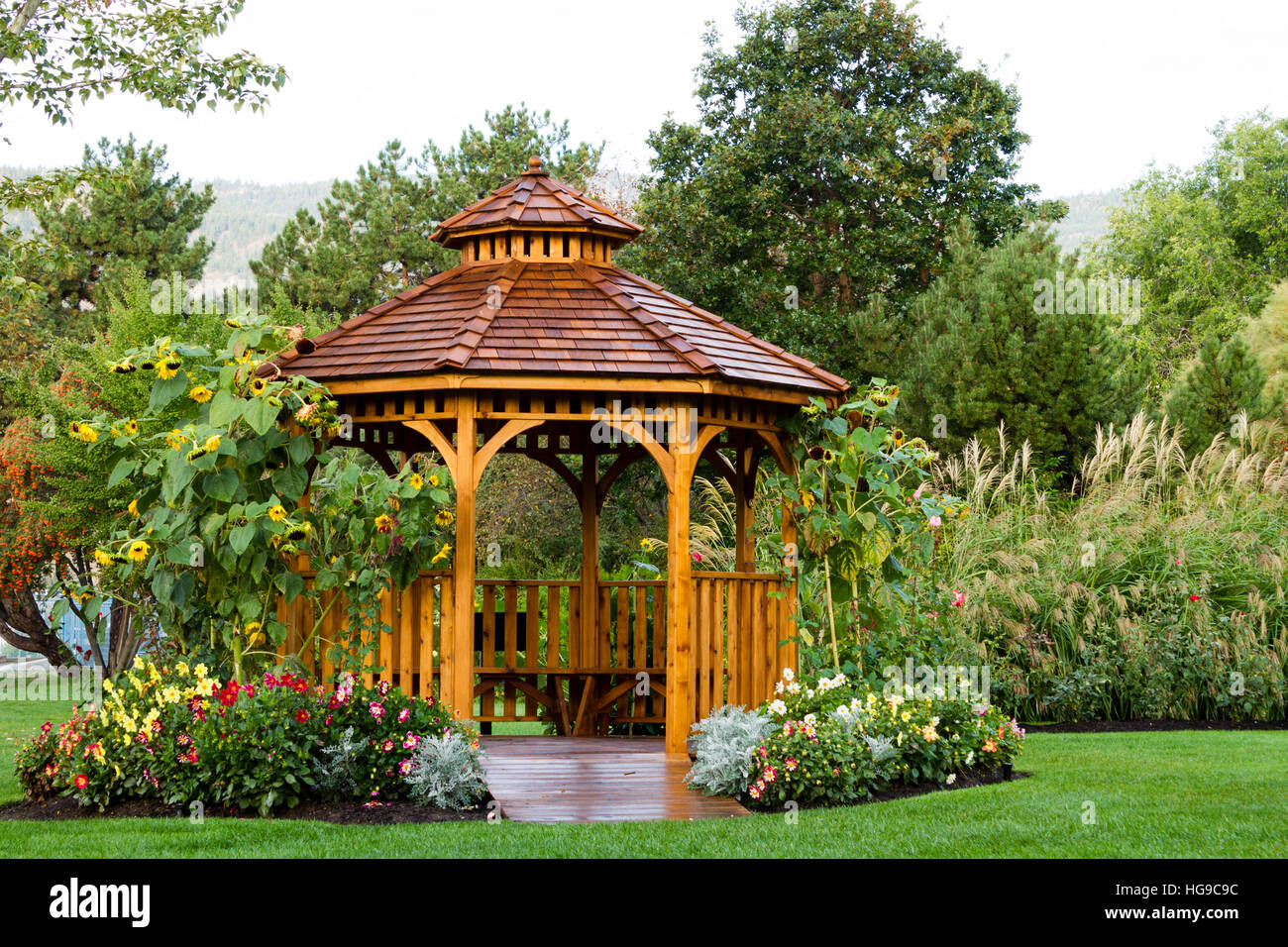 Gazebo park hires stock photography and images Alamy