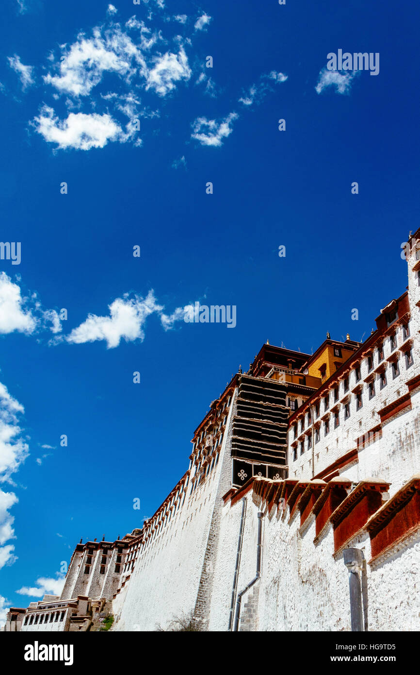 Detail of the potala palace in lhasa hi-res stock photography and ...
