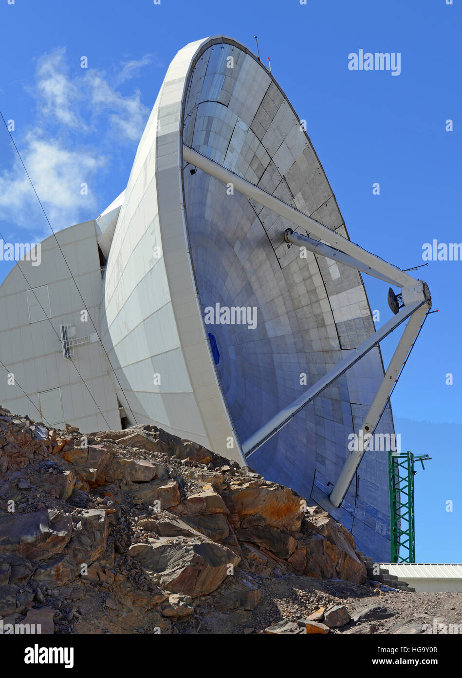 Large millimeter radio telescope on summit of Sierra Negra volcano, Mexico  Stock Photo - Alamy